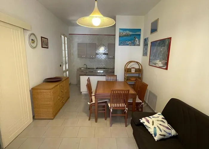 Ammiraglia Baia מלון דירות 3*