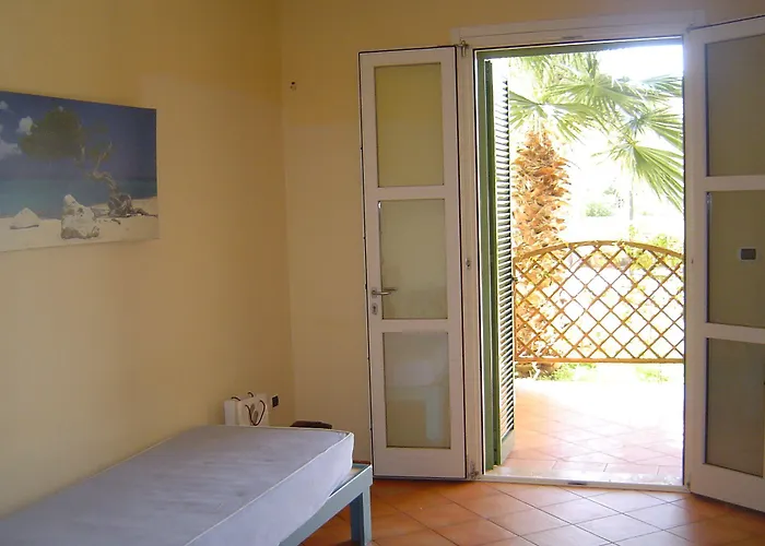 Ammiraglia Baia מלון דירות 3*