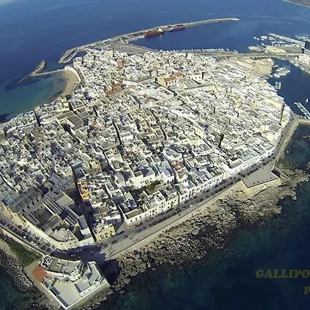 Ammiraglia Baia Апарт-готель Галліполі