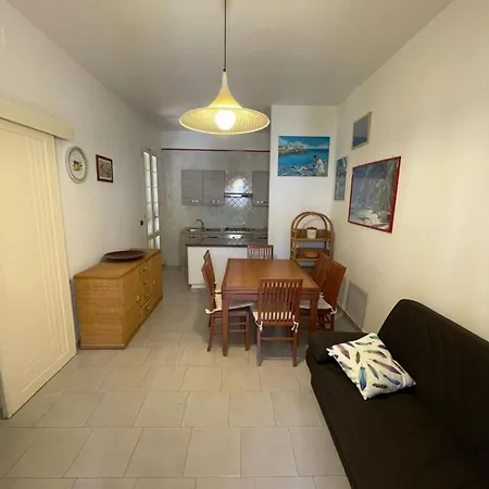 Ammiraglia Baia Апарт-готель 3*